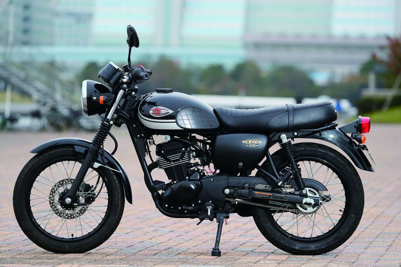 Kawasaki Motorrock giới thiệu gói độ cho W175 và miễn phí tem Ninja 400