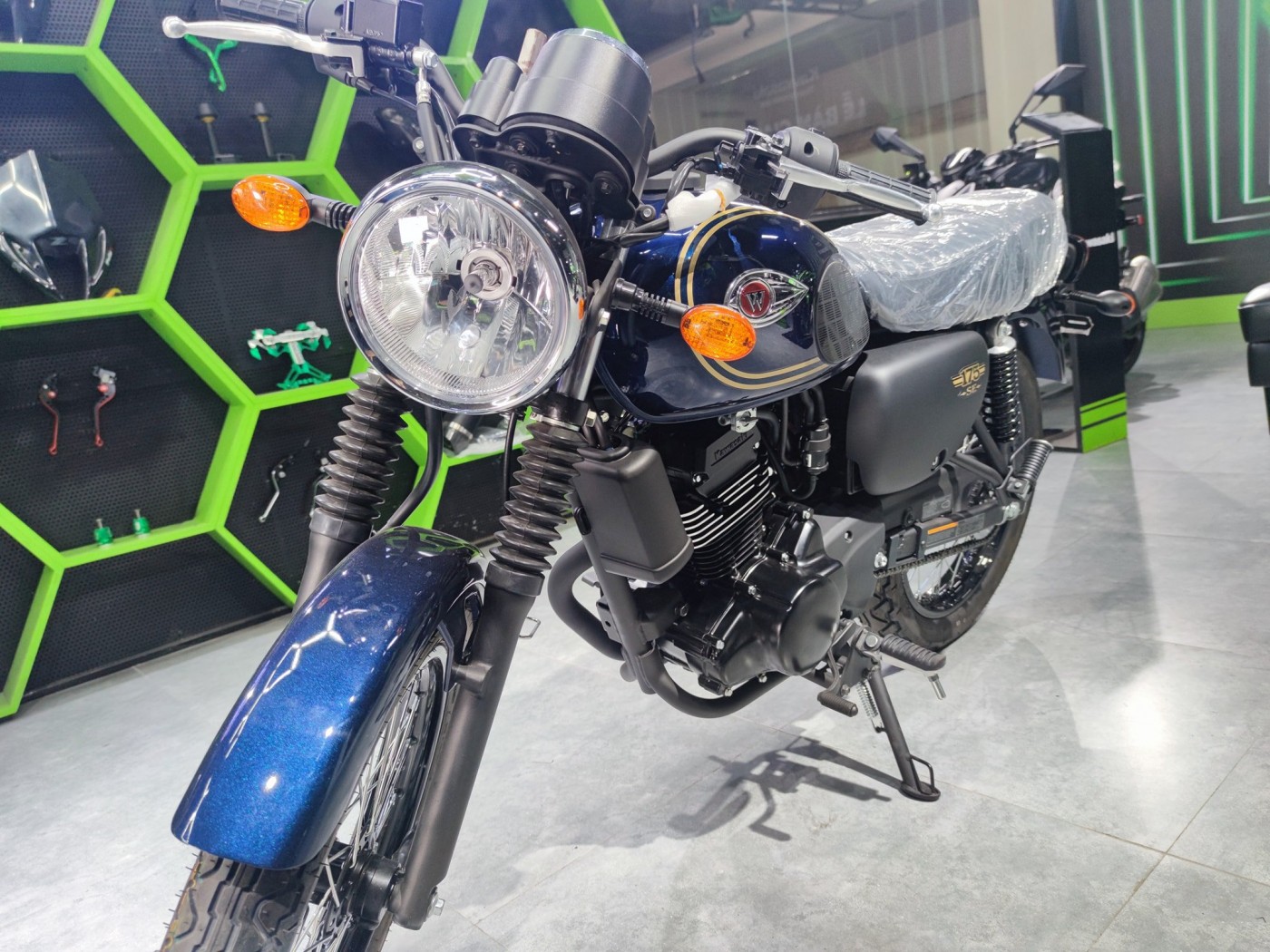 Kawasaki W175  Retro hiện đại  Phong cách biểu tượng Quyền lực hiện đại