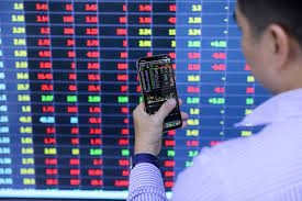 Tin nhanh thị trường chứng khoán ngày 14/10/2021 - Dòng tiền luân chuyển qua cổ phiếu midcap, VN-Index “đỏ vỏ xanh lòng”